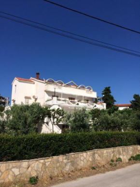Гостиница Apartments Tamarut - Smokovac  Новалья